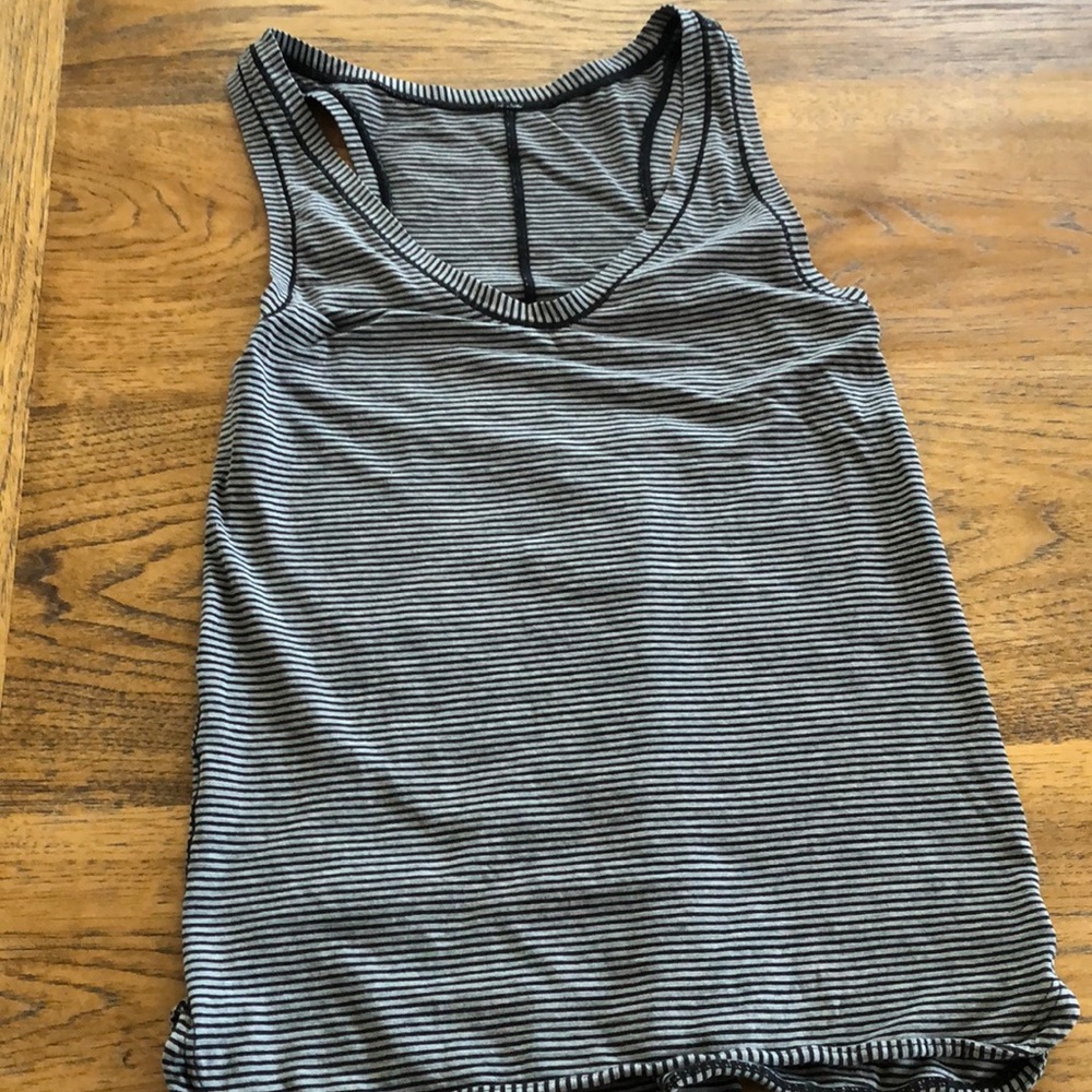 Lululemon top